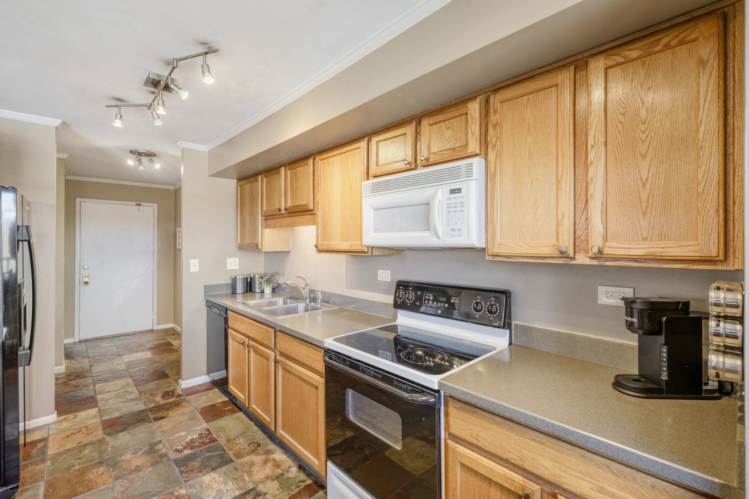 35 S Baybrook Drive #610, Palatine, IL 60074