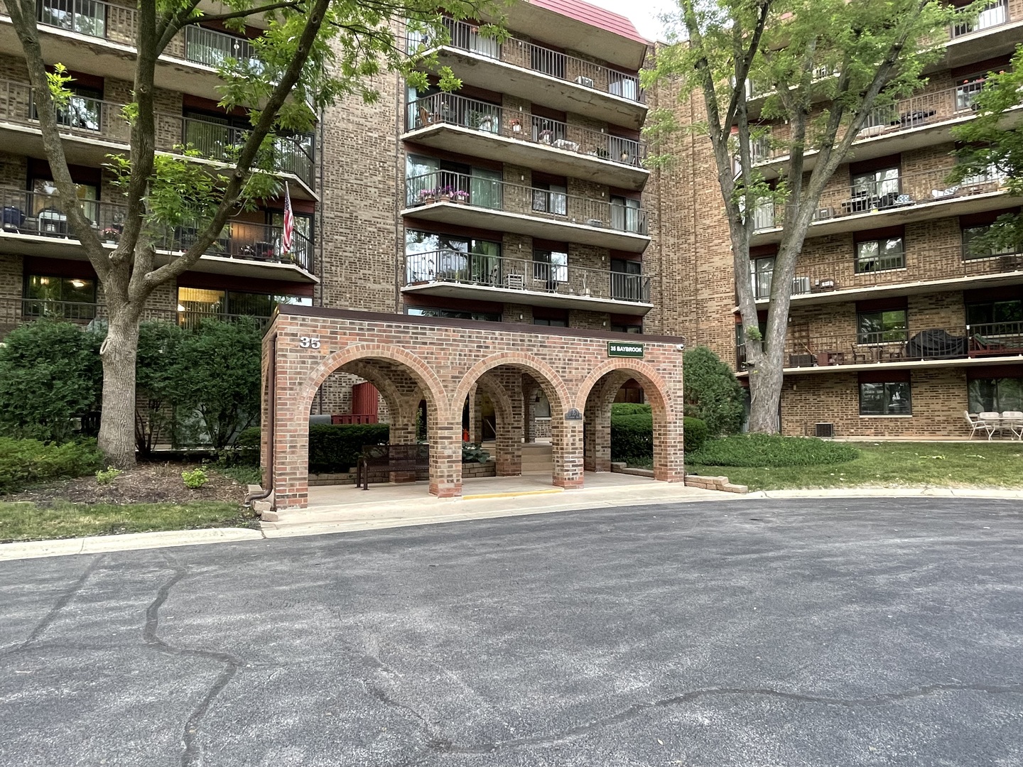 35 S Baybrook Drive #610, Palatine, IL 60074