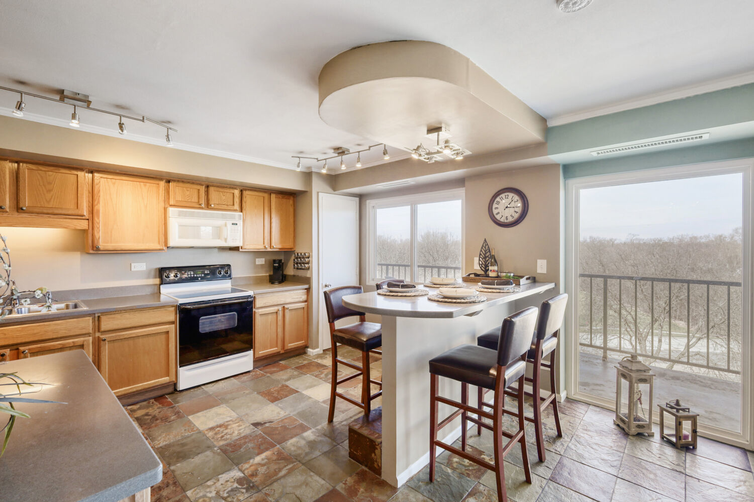 35 S Baybrook Drive #610, Palatine, IL 60074