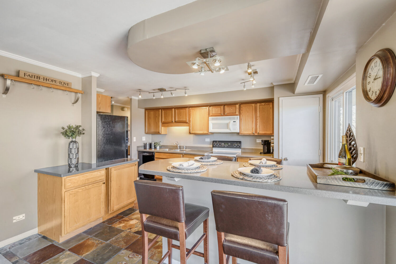 35 S Baybrook Drive #610, Palatine, IL 60074