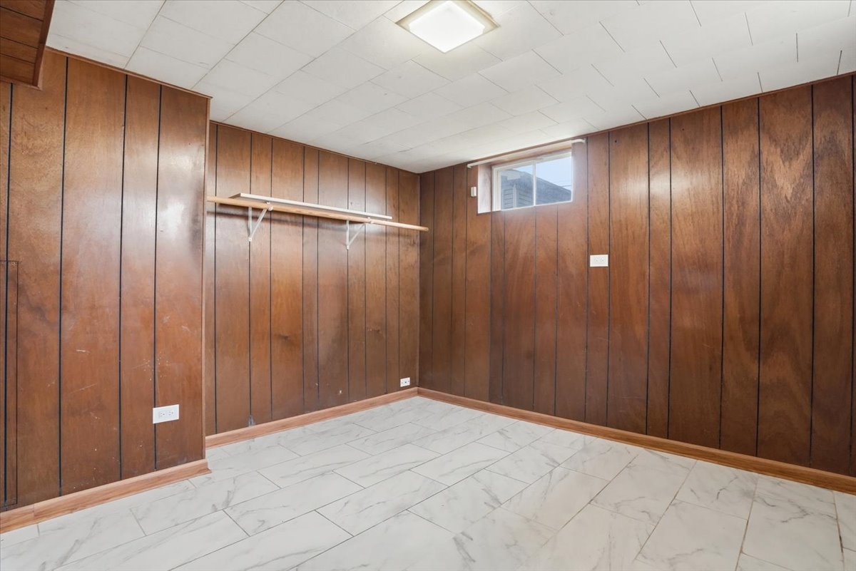 2320 W CHEYENNE Road, Waukegan, IL 60087