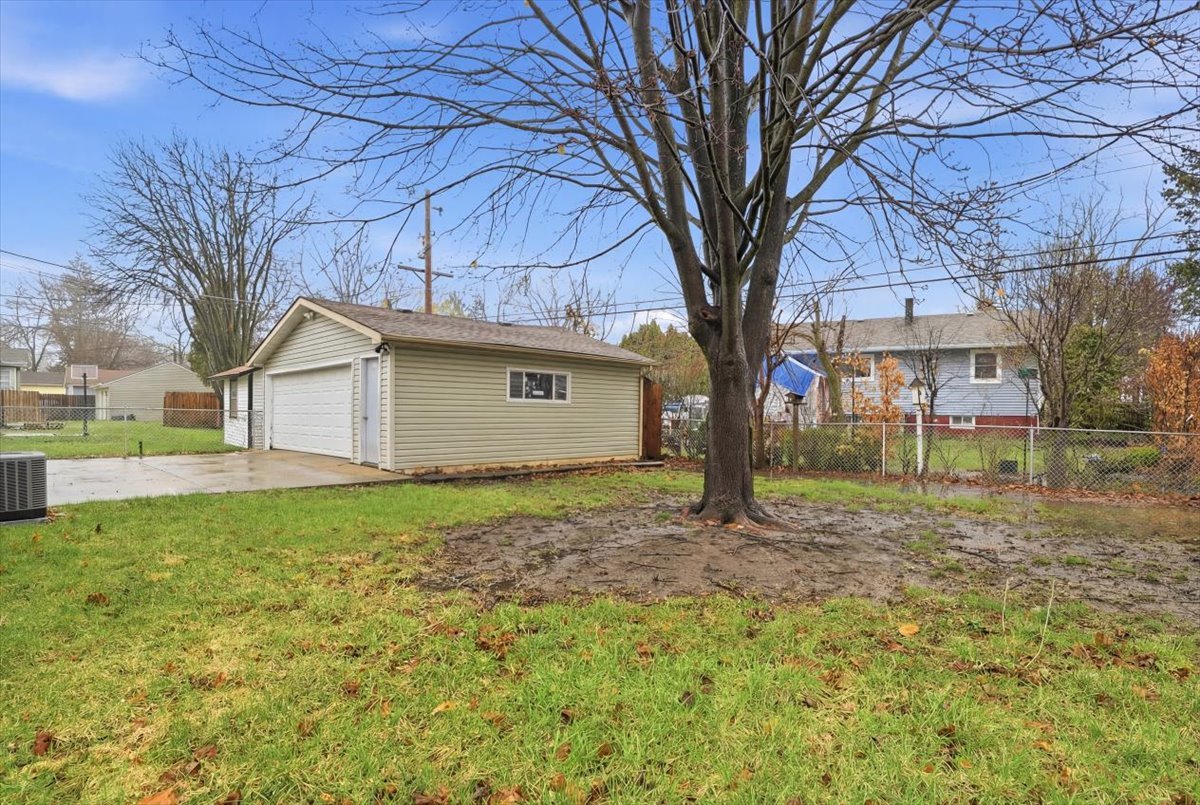 2320 W CHEYENNE Road, Waukegan, IL 60087