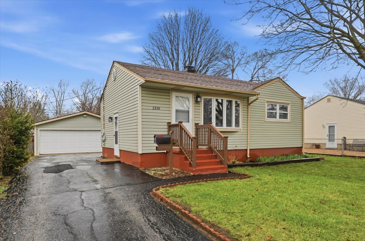 2320 W CHEYENNE Road, Waukegan, IL 60087