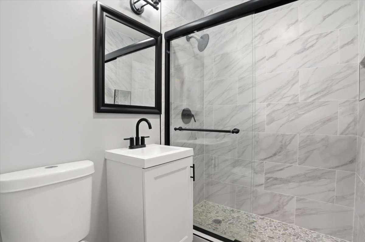 2320 W CHEYENNE Road, Waukegan, IL 60087