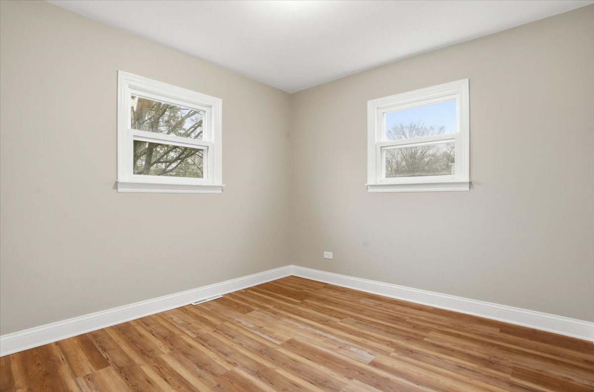 2320 W CHEYENNE Road, Waukegan, IL 60087