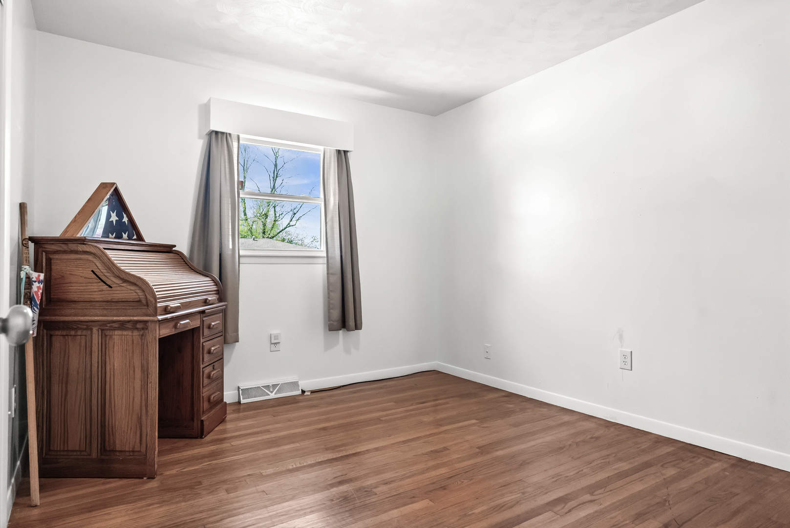 610 Rayjon Drive, Oreana, IL 62554