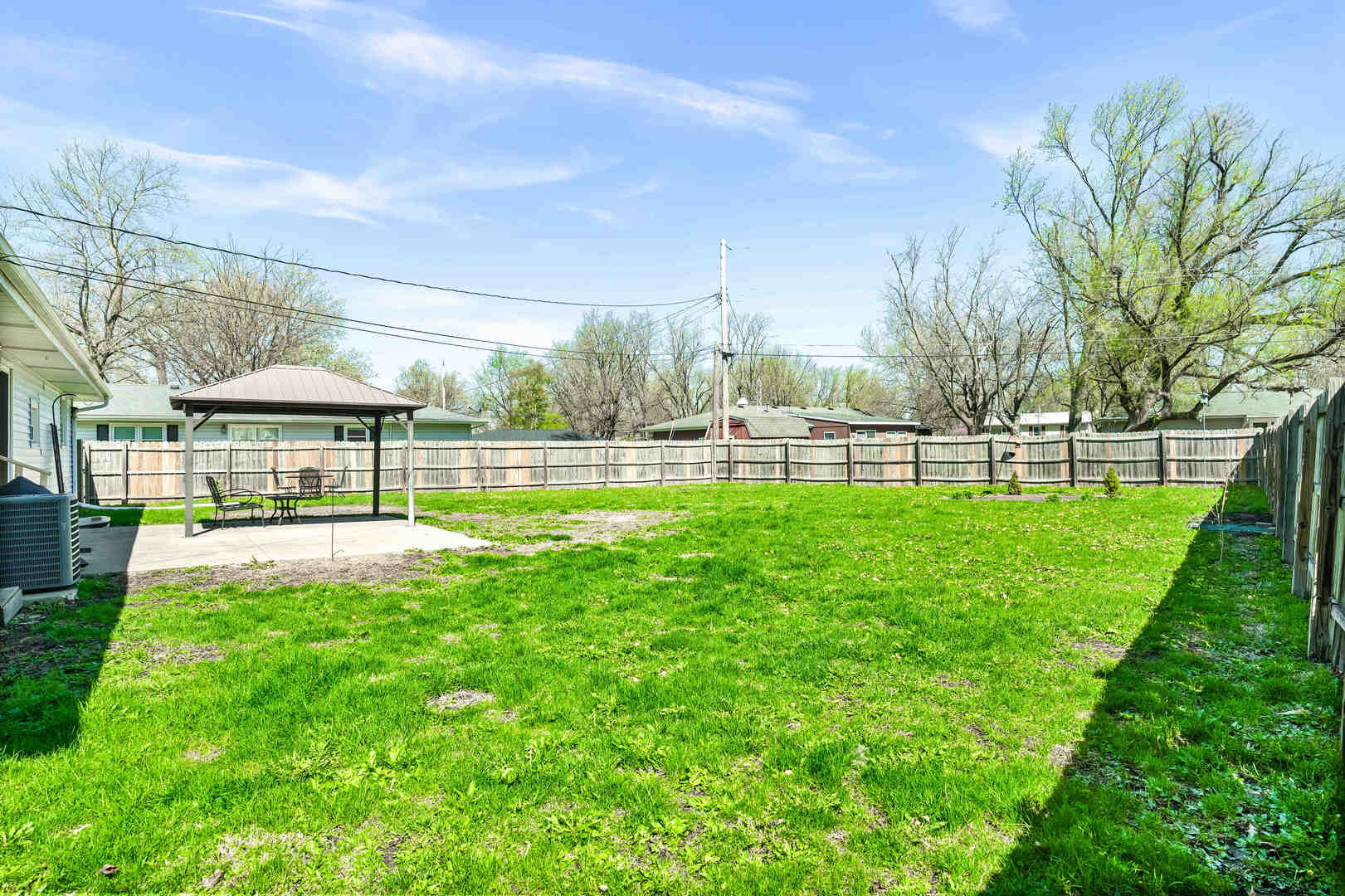 610 Rayjon Drive, Oreana, IL 62554