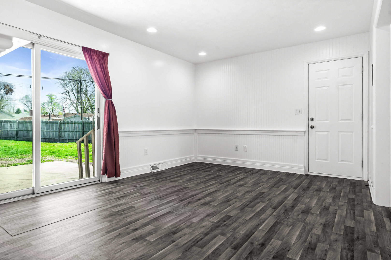 610 Rayjon Drive, Oreana, IL 62554