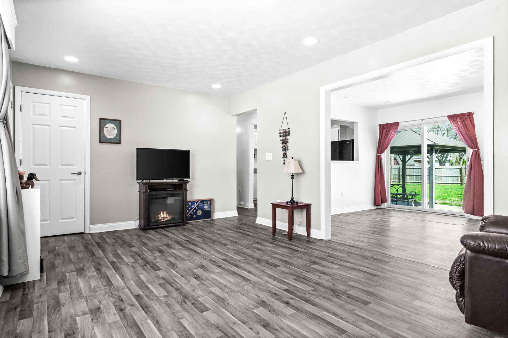 610 Rayjon Drive, Oreana, IL 62554