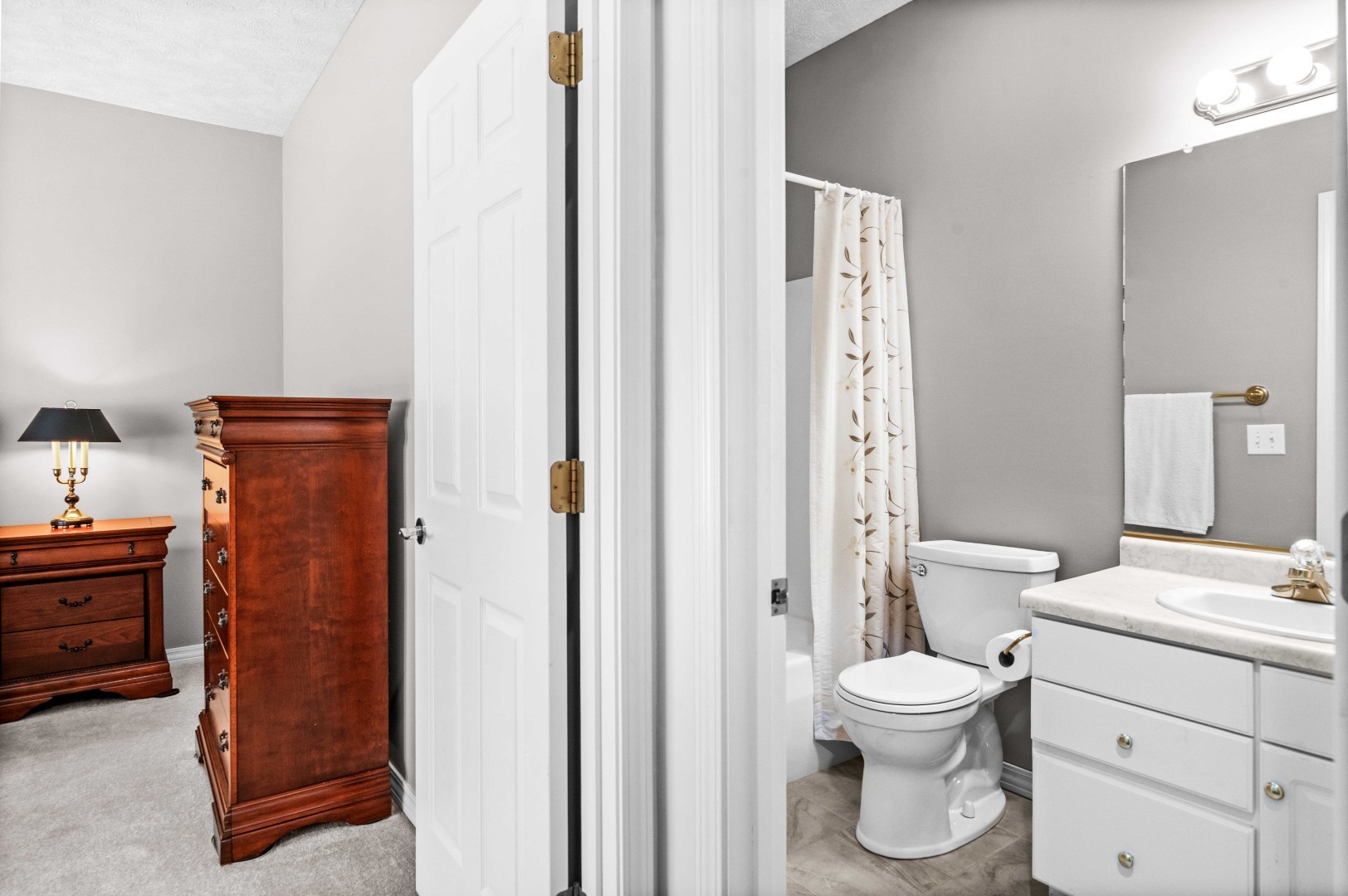 8 Sable Oaks Court, Bloomington, IL 61704