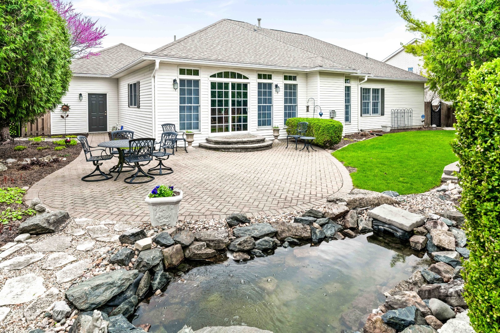 8 Sable Oaks Court, Bloomington, IL 61704