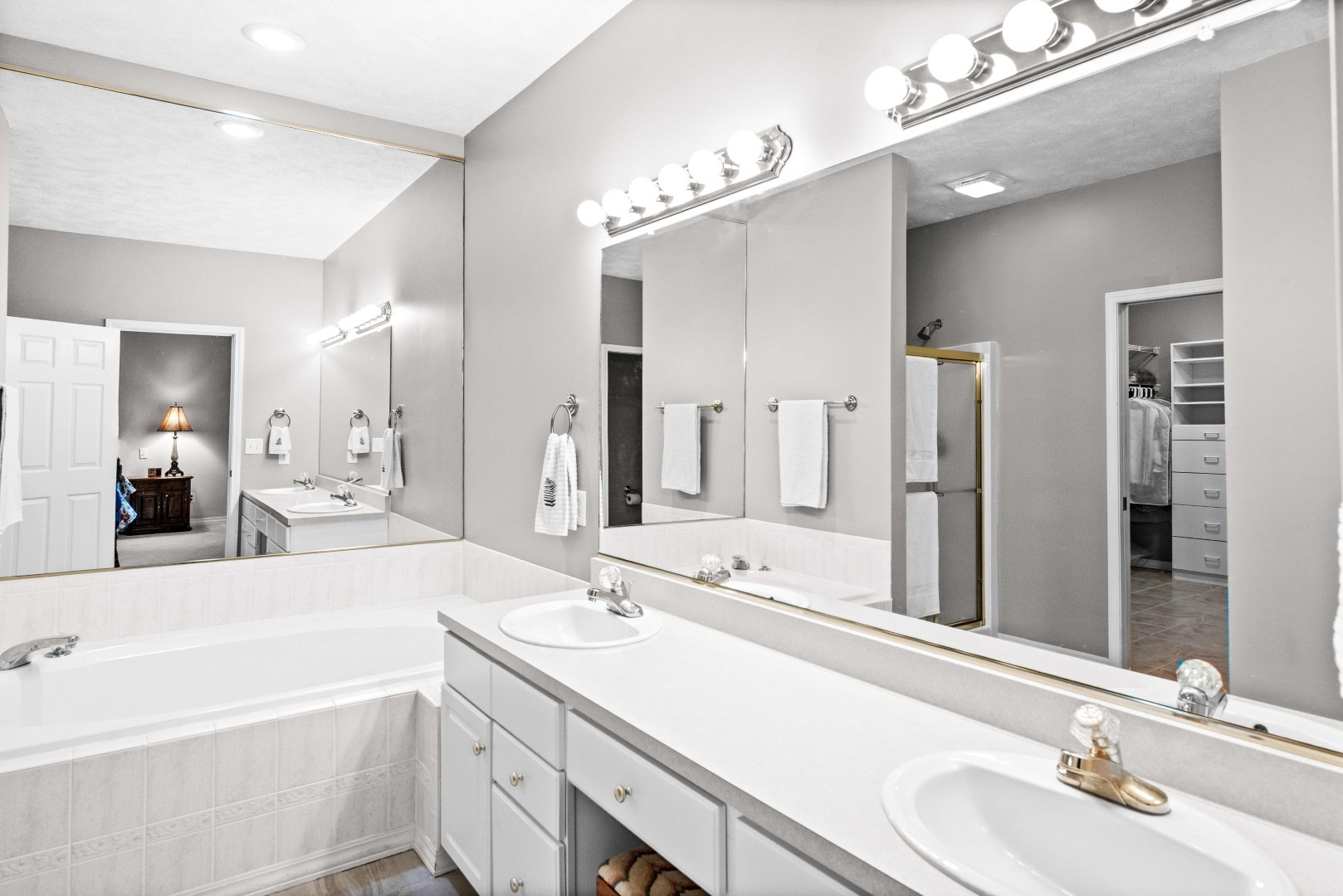 8 Sable Oaks Court, Bloomington, IL 61704