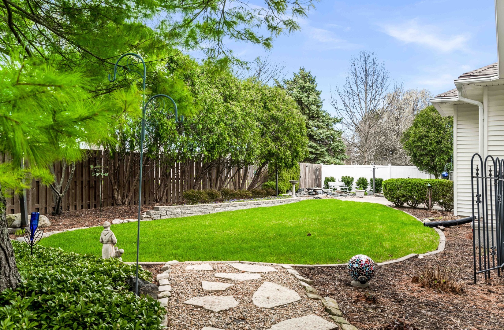 8 Sable Oaks Court, Bloomington, IL 61704