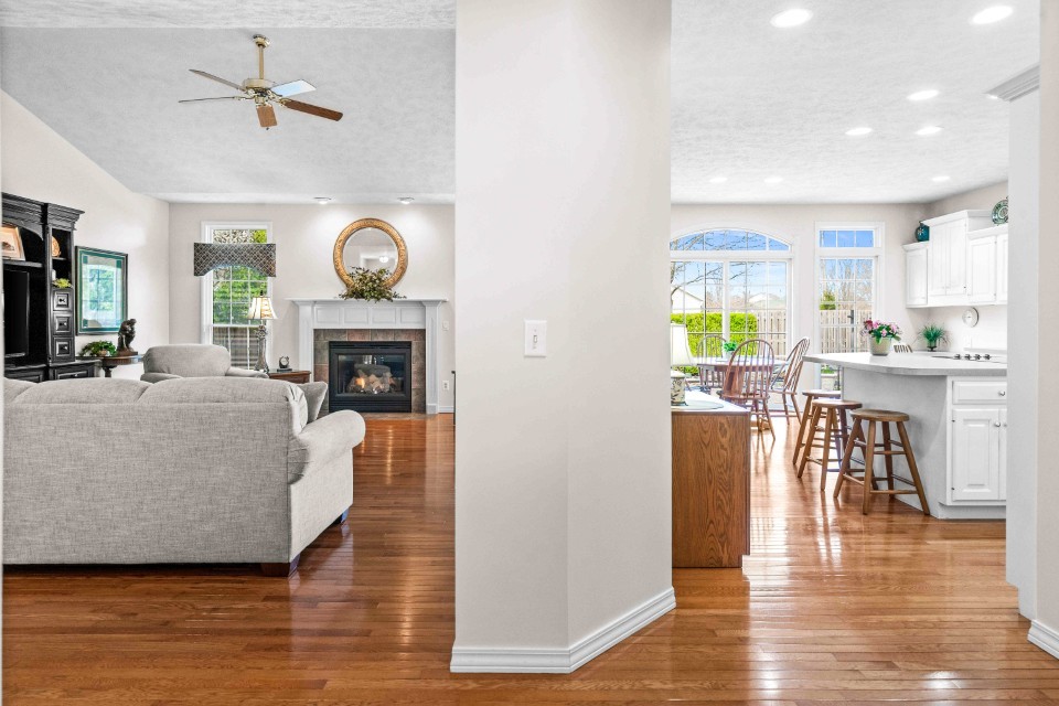 8 Sable Oaks Court, Bloomington, IL 61704