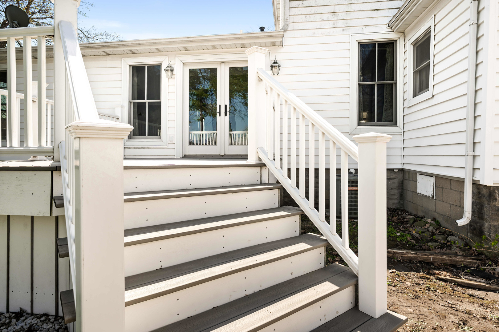 103 W Wood Street, Colfax, IL 61728