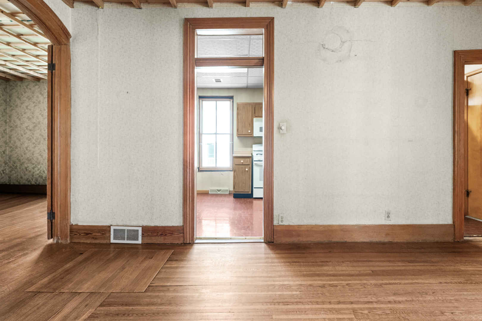 103 W Wood Street, Colfax, IL 61728