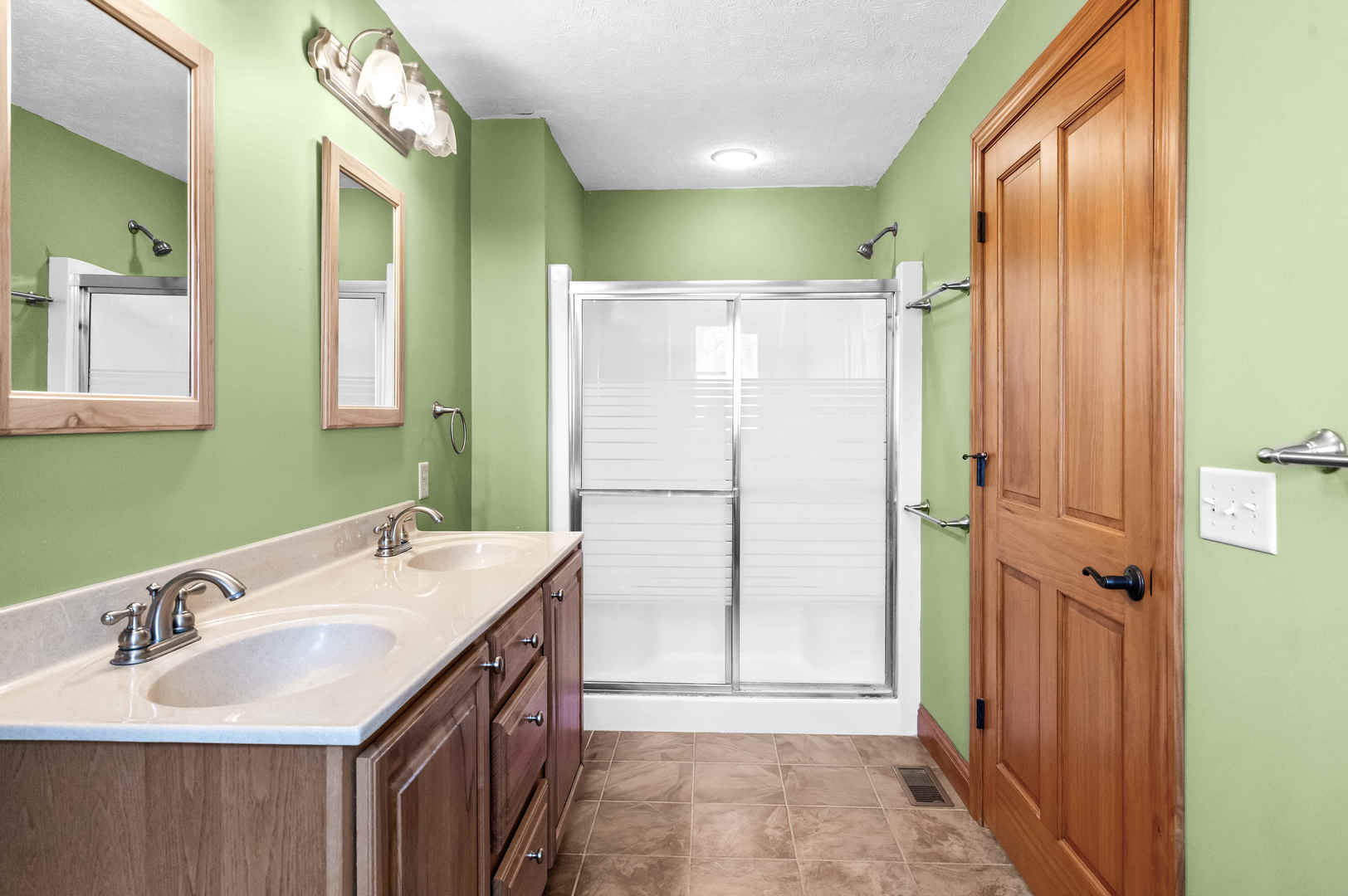 103 W Wood Street, Colfax, IL 61728