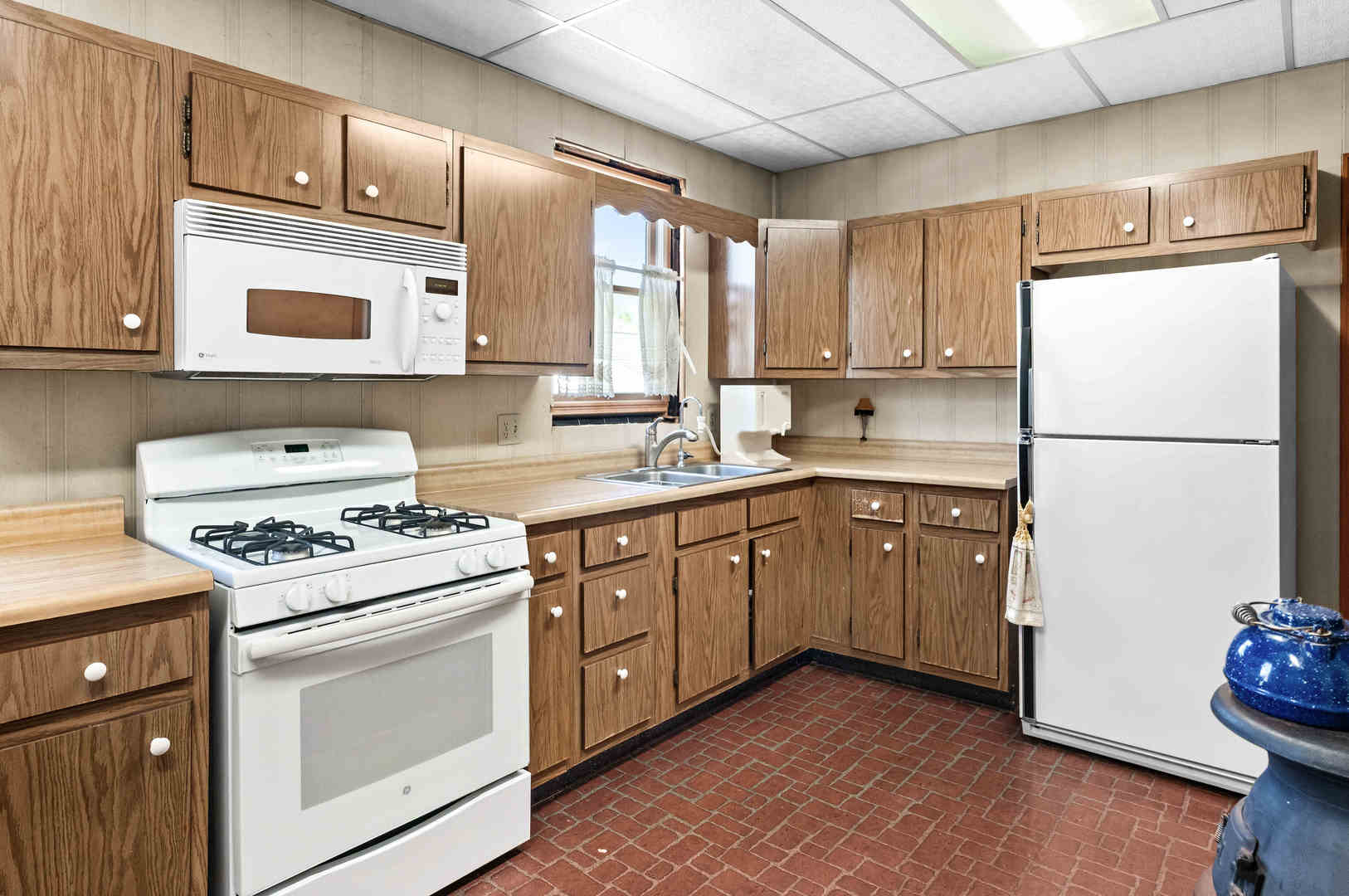 103 W Wood Street, Colfax, IL 61728