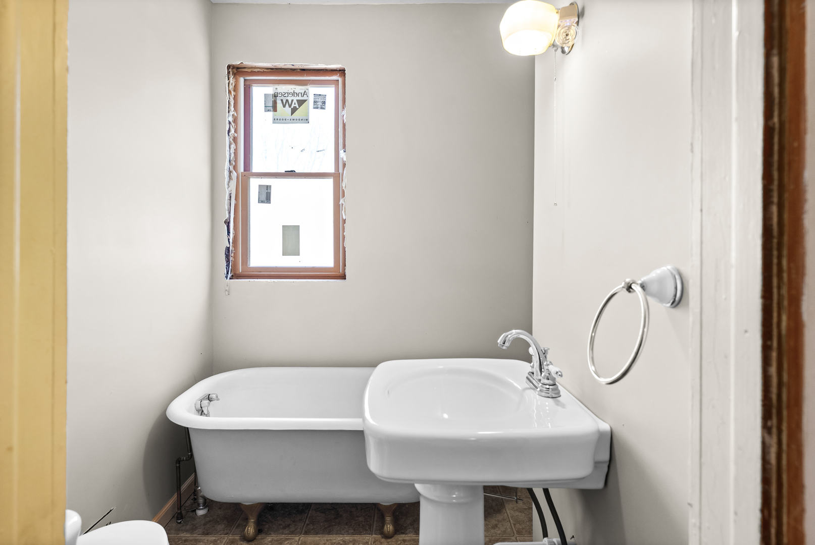 103 W Wood Street, Colfax, IL 61728