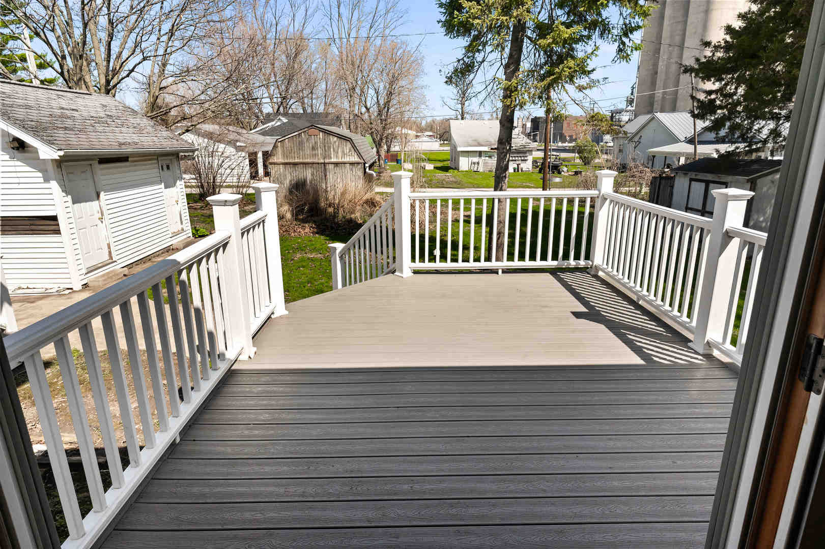 103 W Wood Street, Colfax, IL 61728