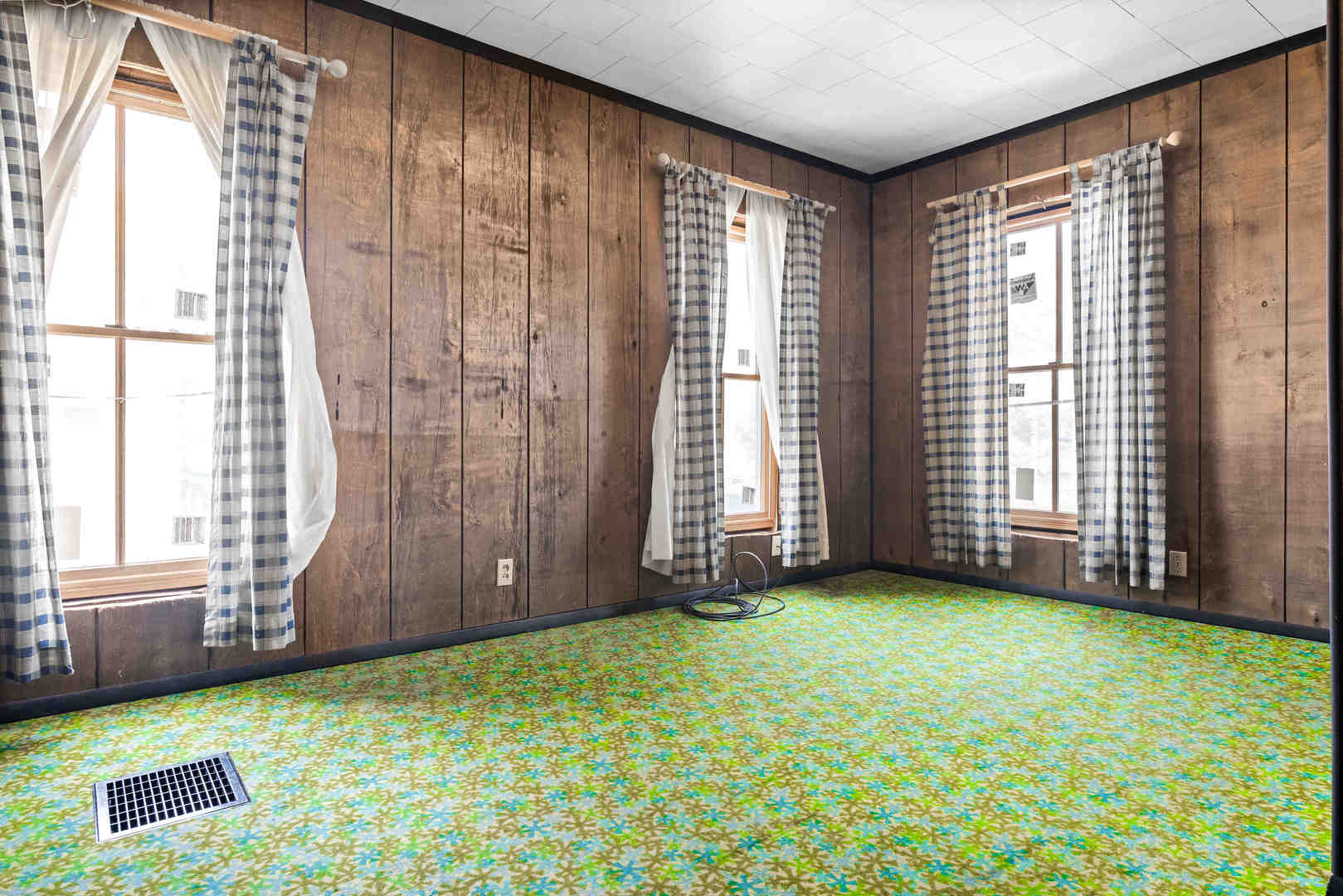 103 W Wood Street, Colfax, IL 61728