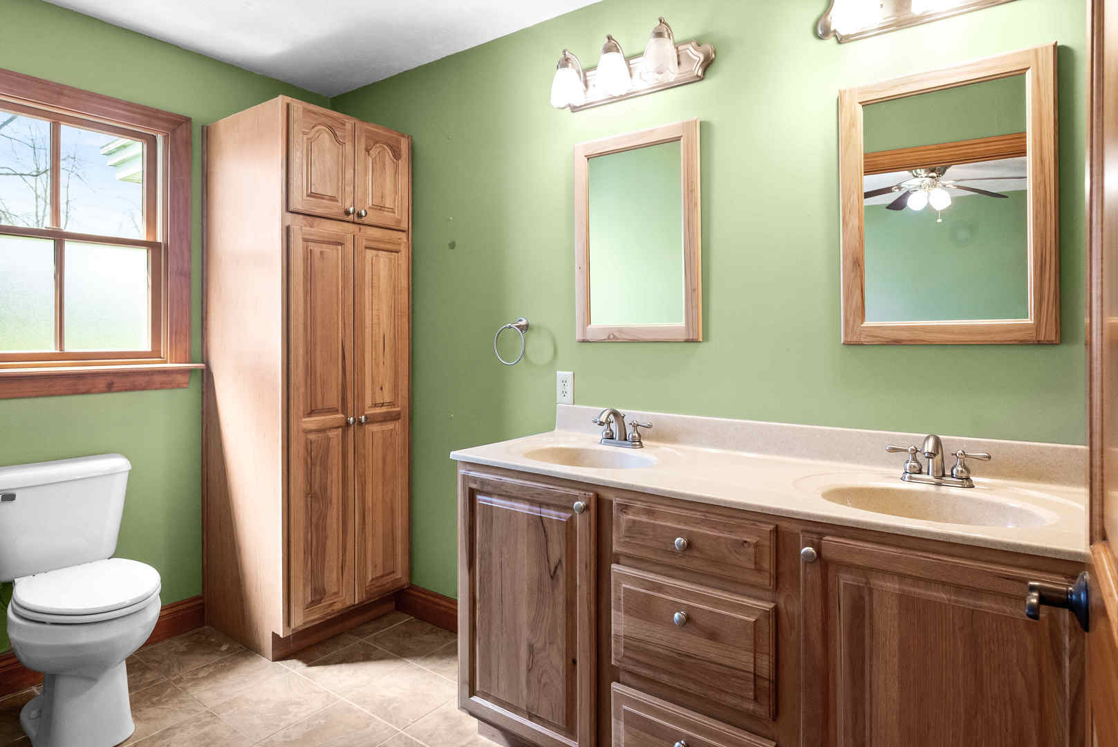 103 W Wood Street, Colfax, IL 61728