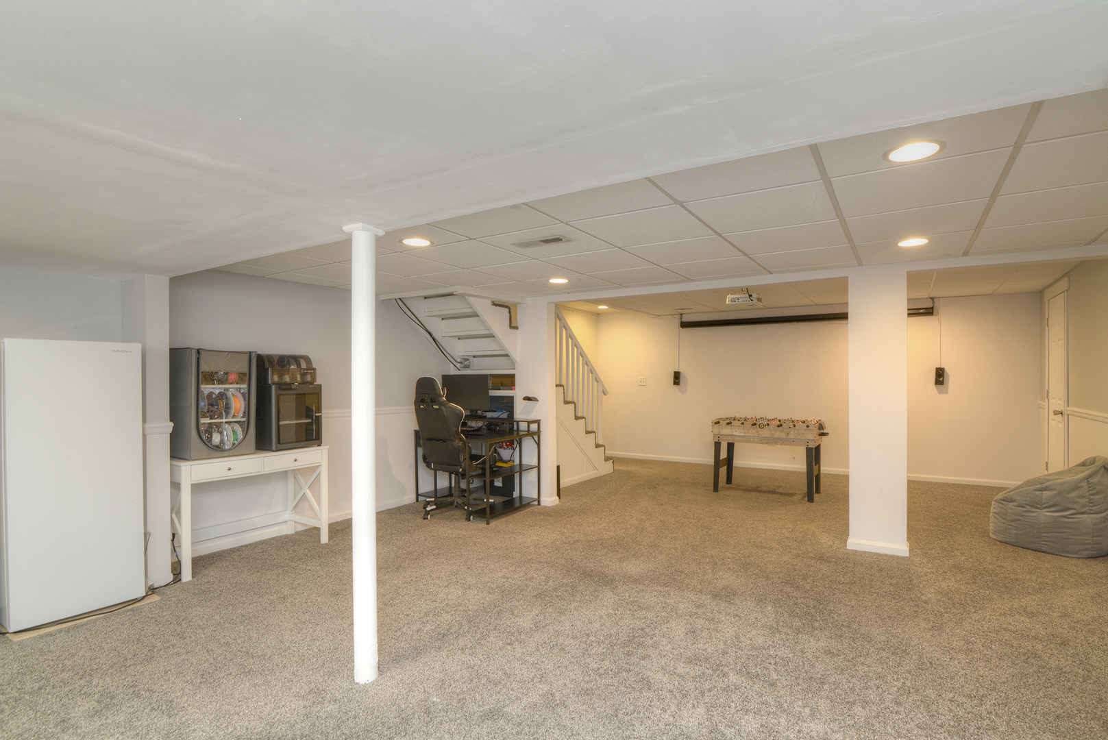 1292 LILAC Lane, Carol Stream, IL 60188