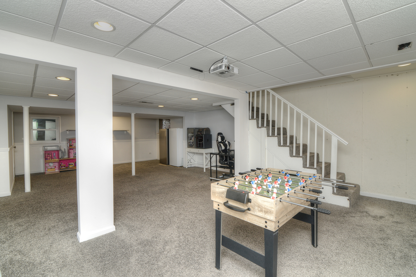 1292 LILAC Lane, Carol Stream, IL 60188