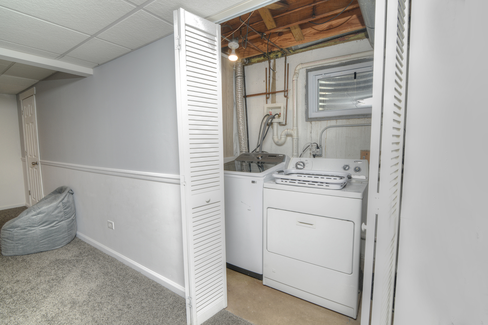 1292 LILAC Lane, Carol Stream, IL 60188