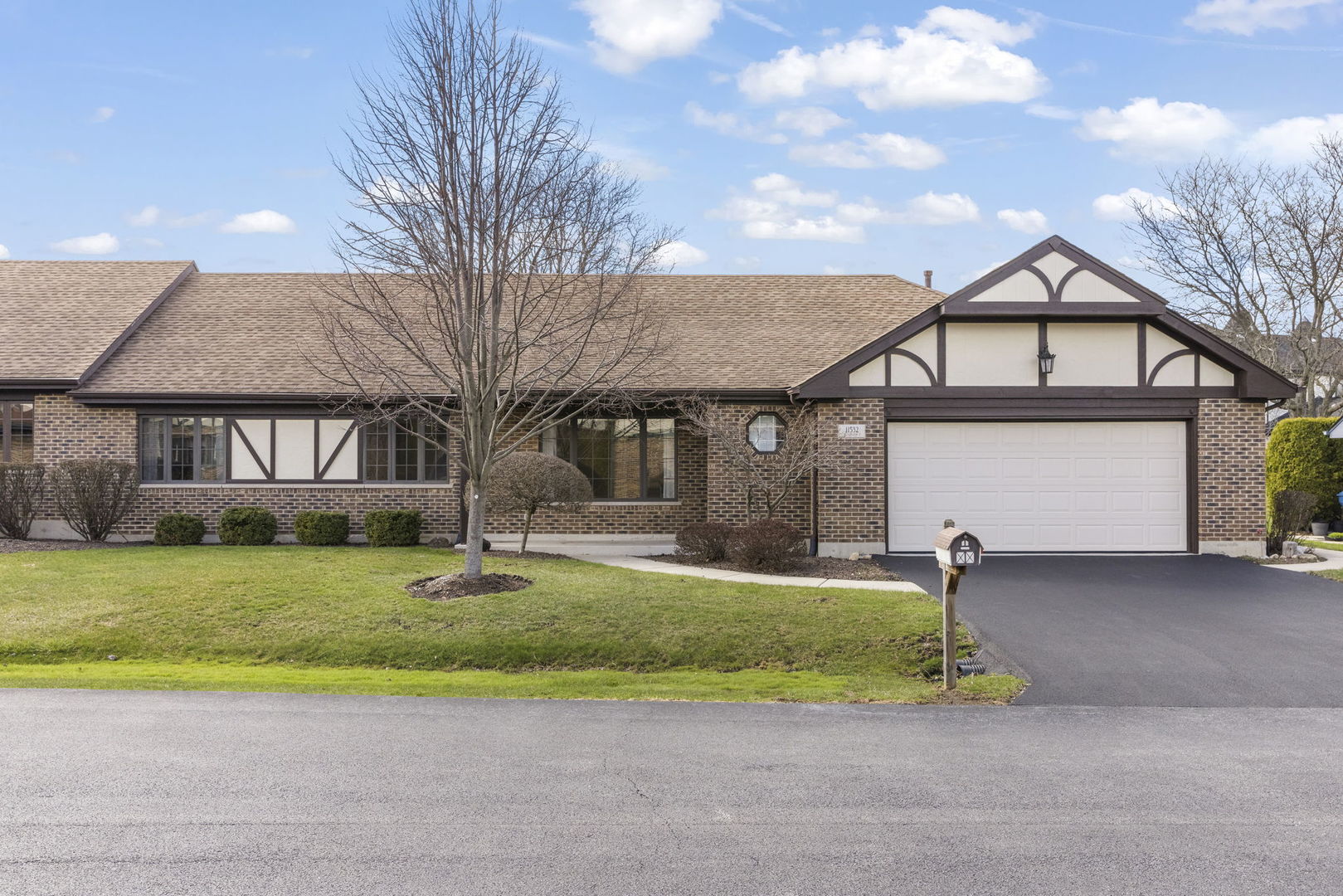 11532 Autobahn Drive, Palos Park, IL 60464