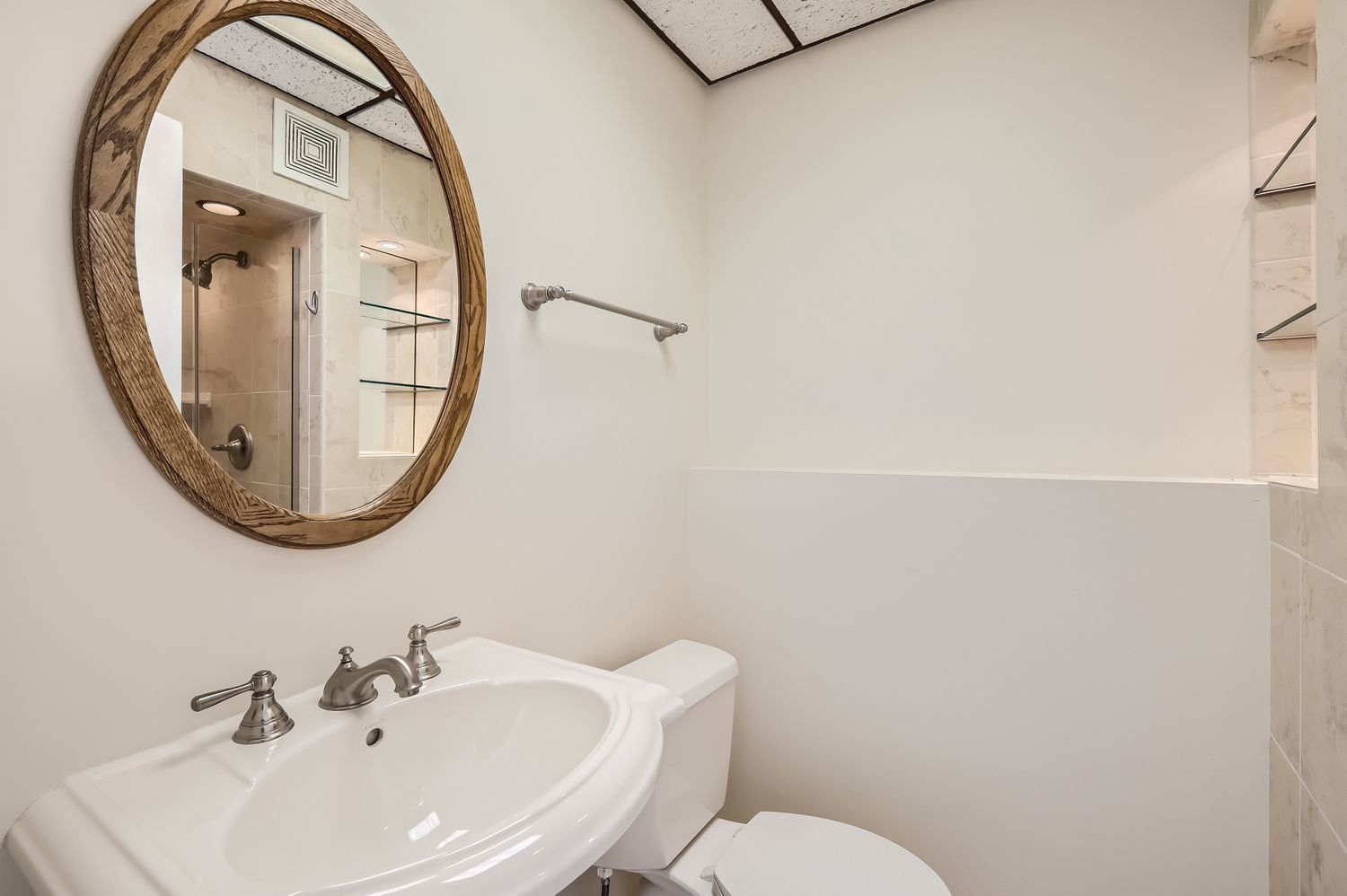 2S170 Stratford Road, Glen Ellyn, IL 60137