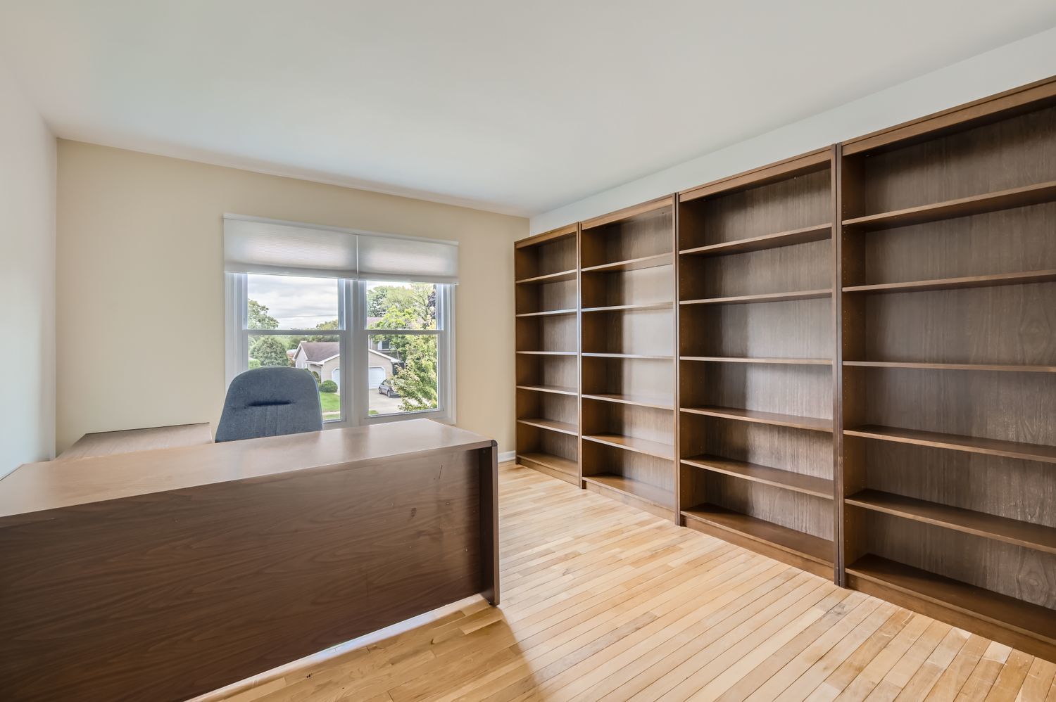 2S170 Stratford Road, Glen Ellyn, IL 60137