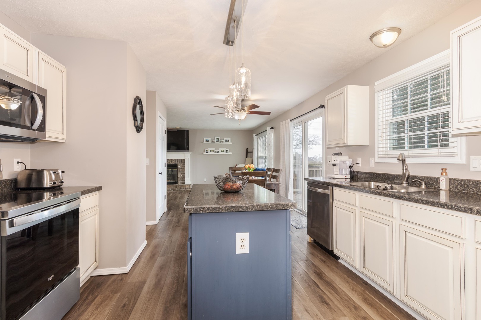 404 DeLane Drive, Heyworth, IL 61745