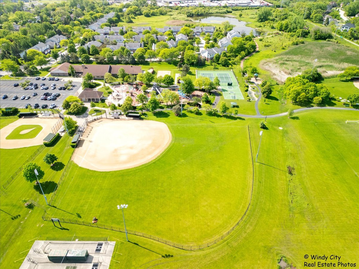 125 Chestnut Hills Circle, Burr Ridge, IL 60527