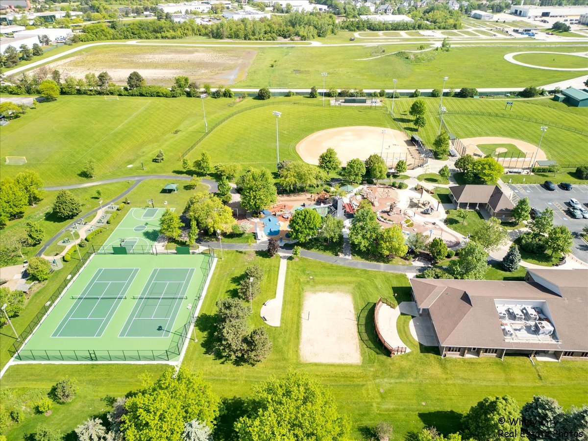 125 Chestnut Hills Circle, Burr Ridge, IL 60527