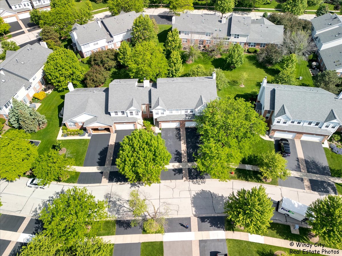 125 Chestnut Hills Circle, Burr Ridge, IL 60527