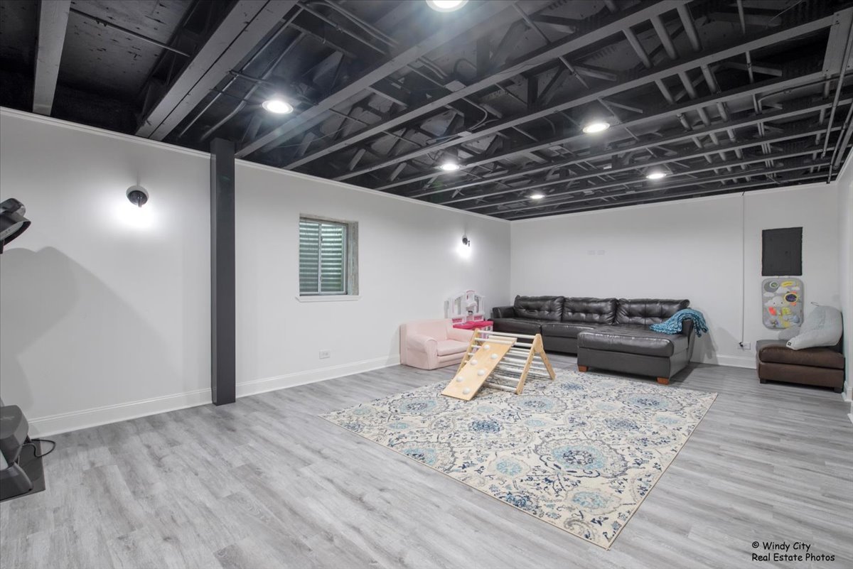 125 Chestnut Hills Circle, Burr Ridge, IL 60527