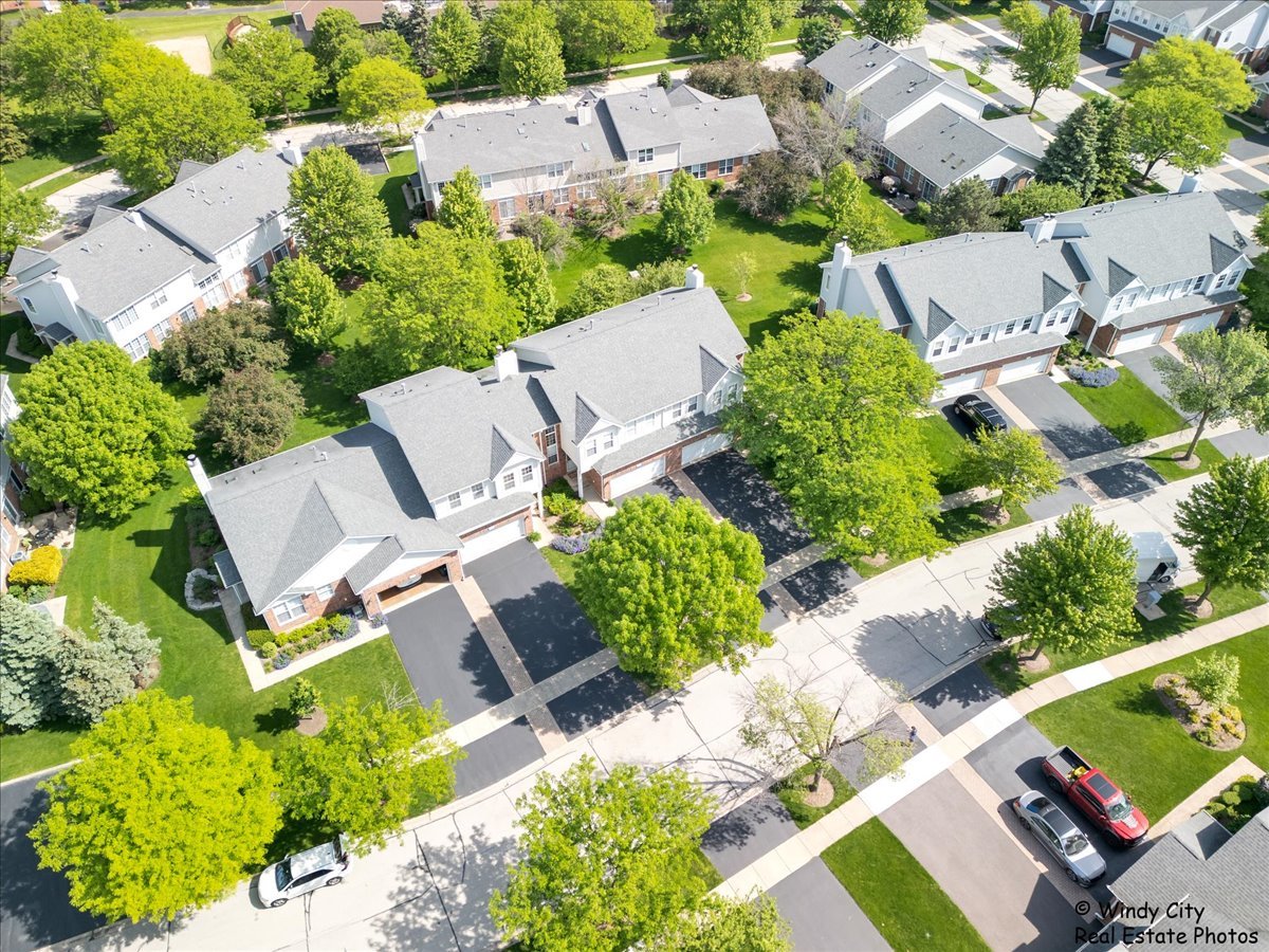 125 Chestnut Hills Circle, Burr Ridge, IL 60527