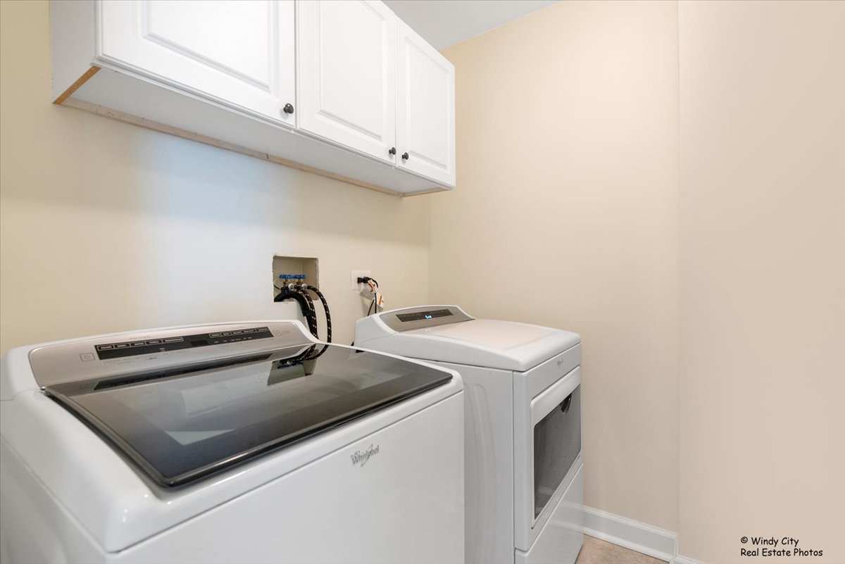 125 Chestnut Hills Circle, Burr Ridge, IL 60527