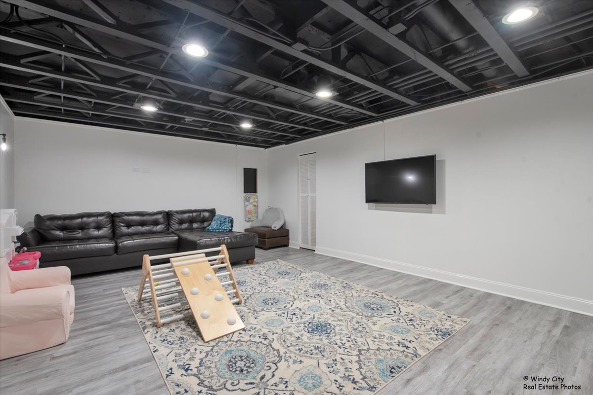 125 Chestnut Hills Circle, Burr Ridge, IL 60527