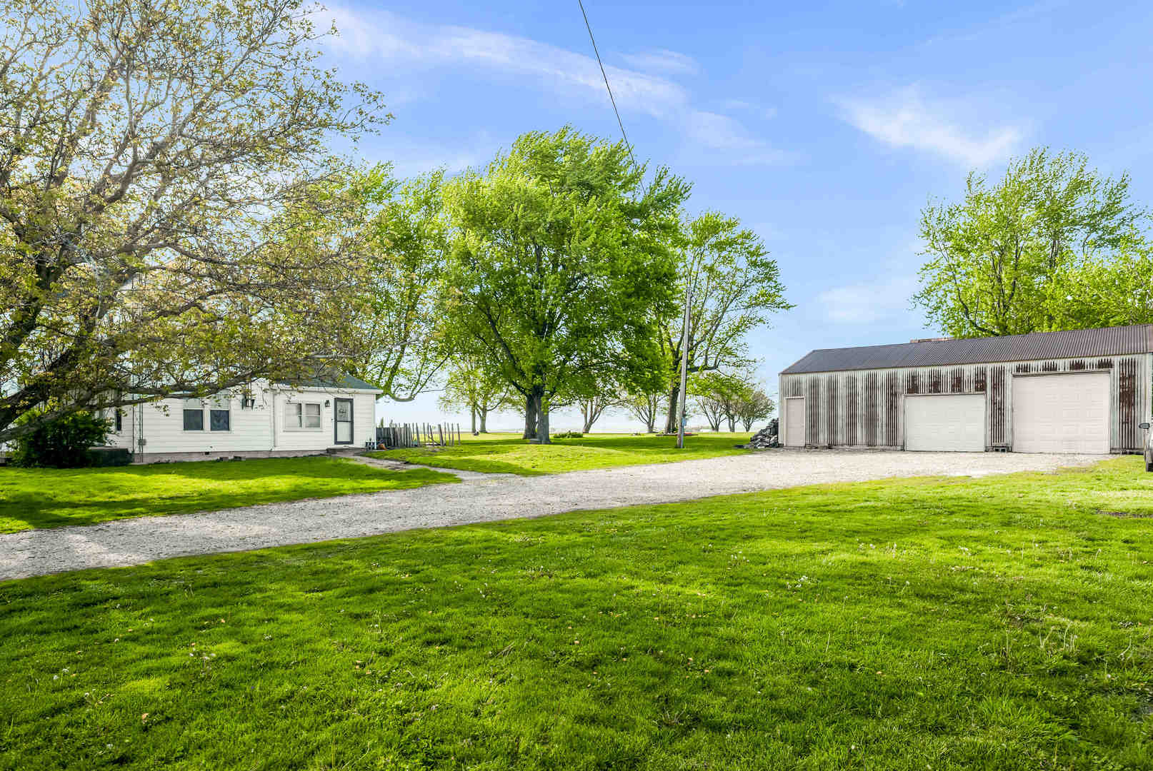 30474 E 325 North Road, Leroy, IL 61752