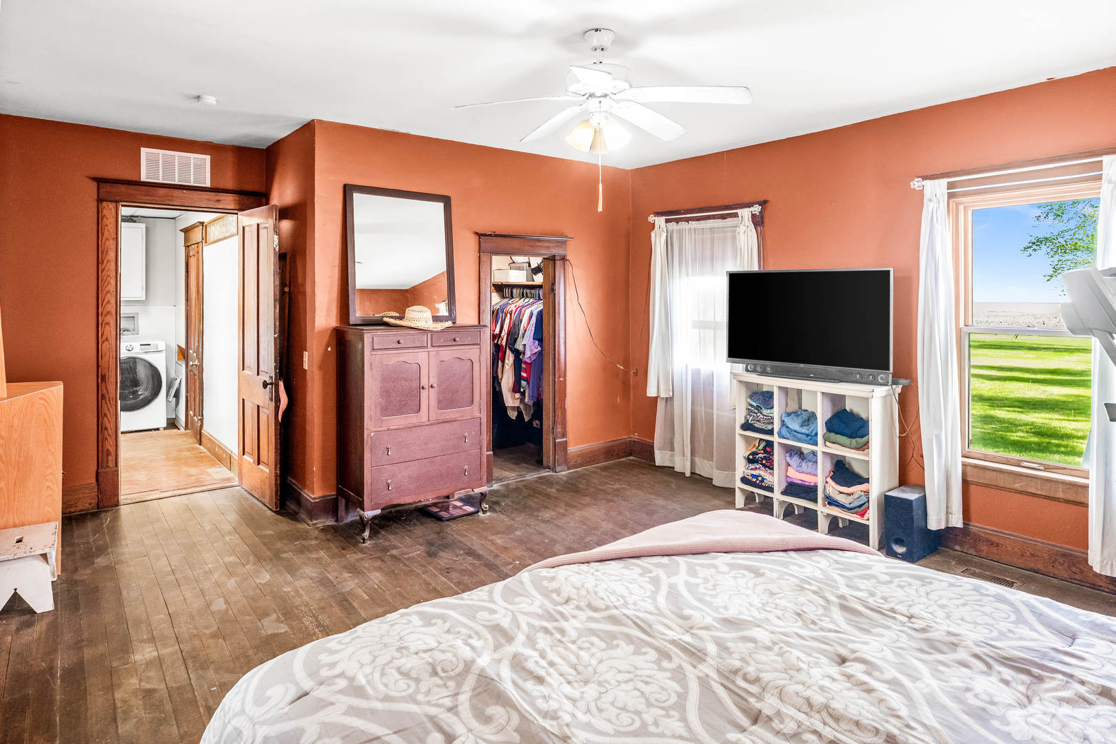 30474 E 325 North Road, Leroy, IL 61752