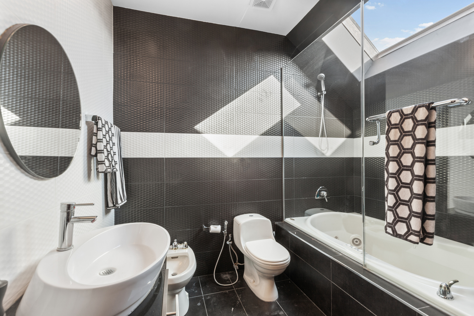 15 Terra Vita Court, South Barrington, IL 60010