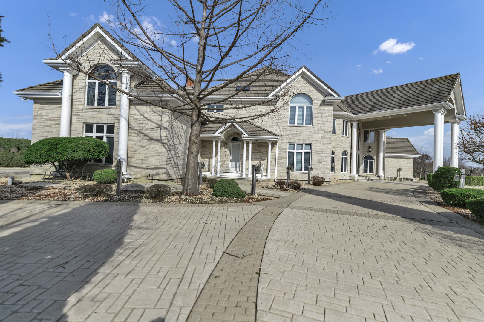 15 Terra Vita Court, South Barrington, IL 60010