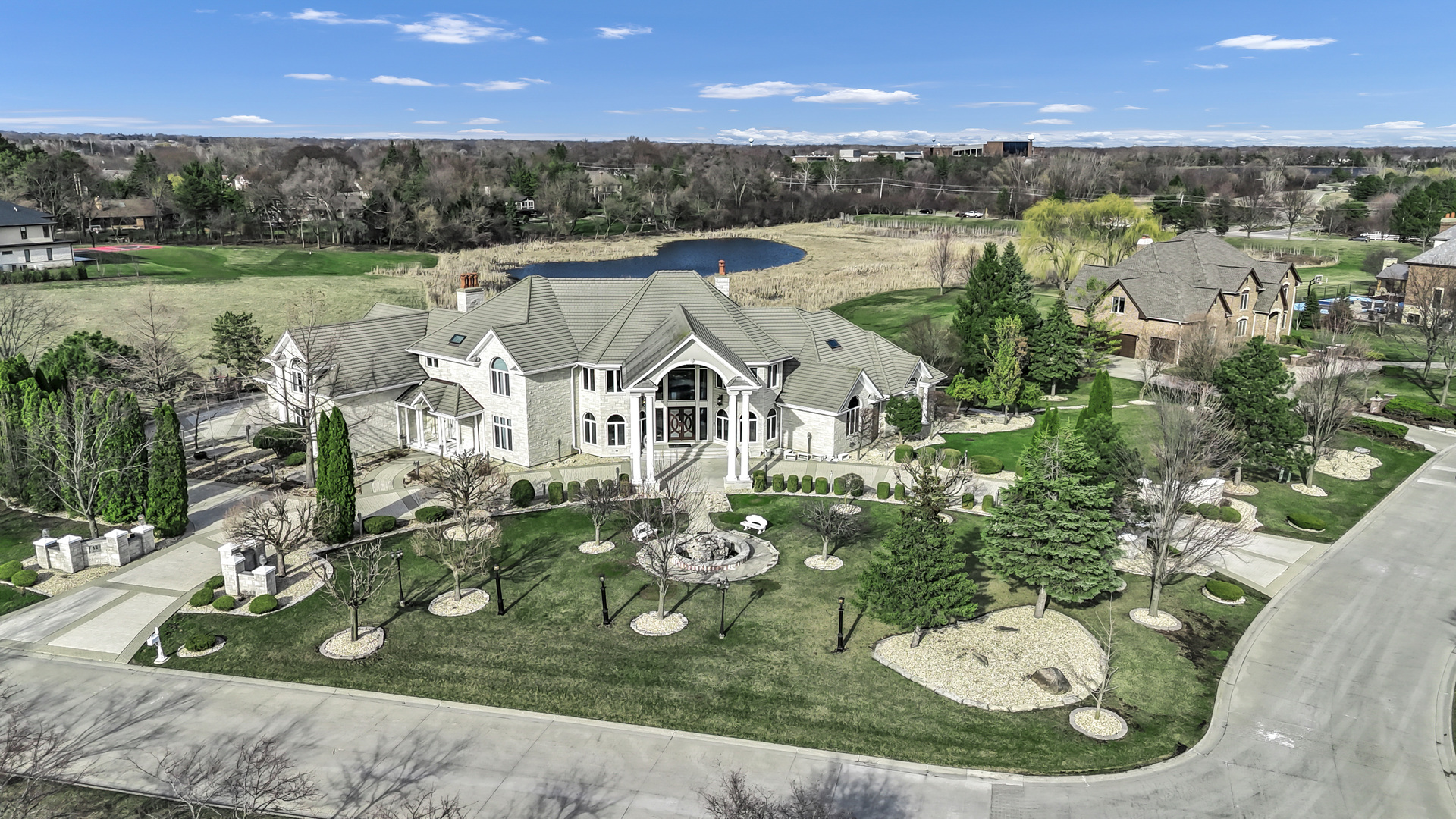 15 Terra Vita Court, South Barrington, IL 60010