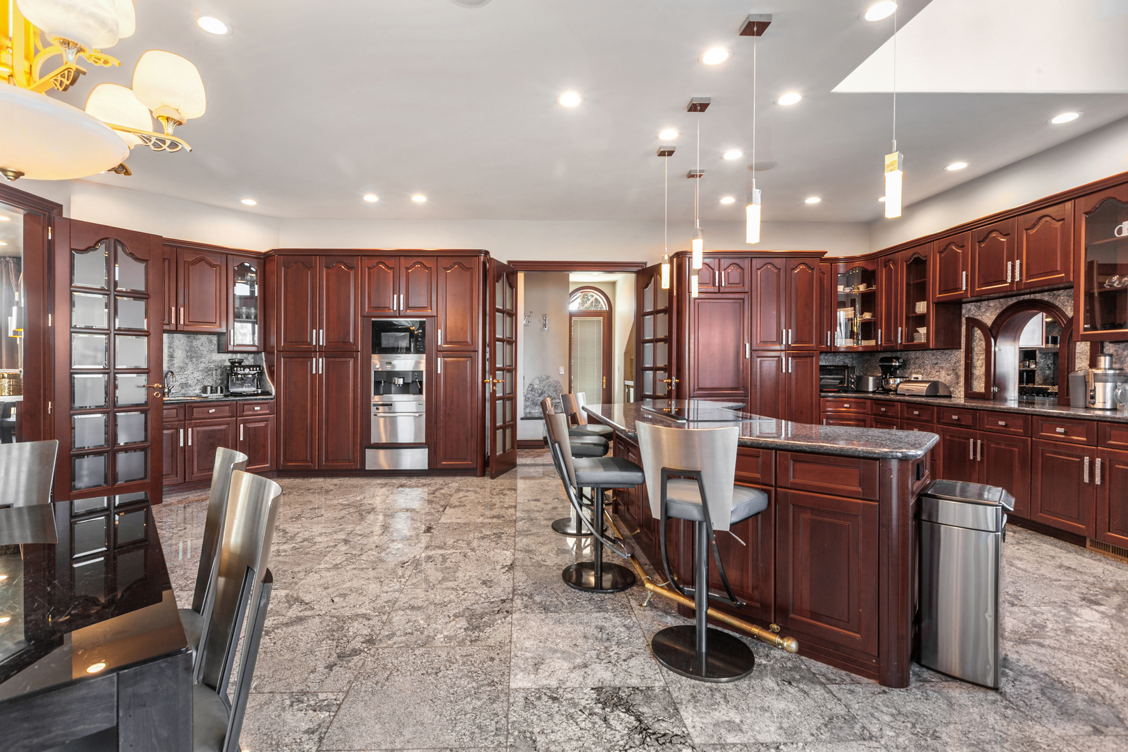 15 Terra Vita Court, South Barrington, IL 60010