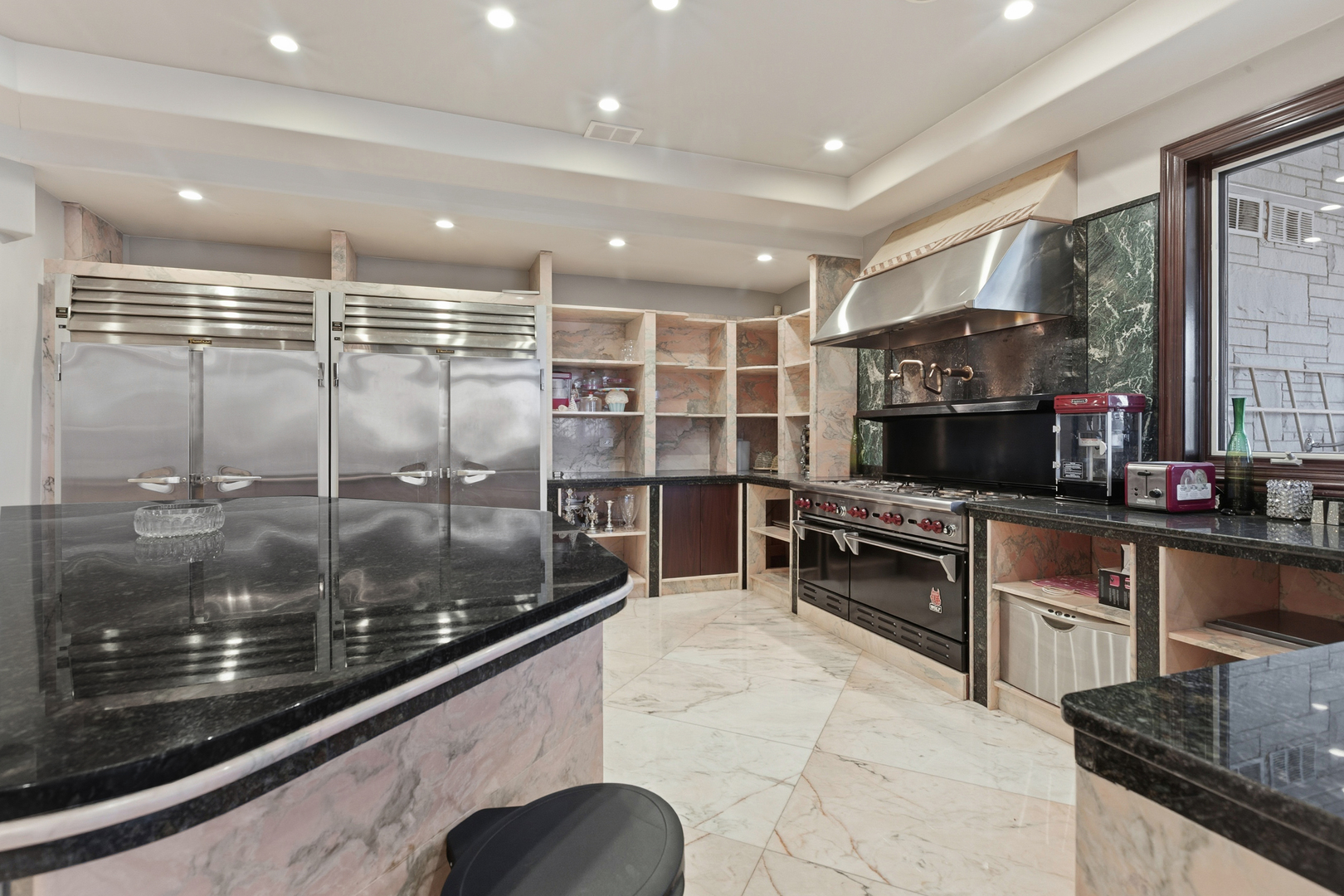 15 Terra Vita Court, South Barrington, IL 60010