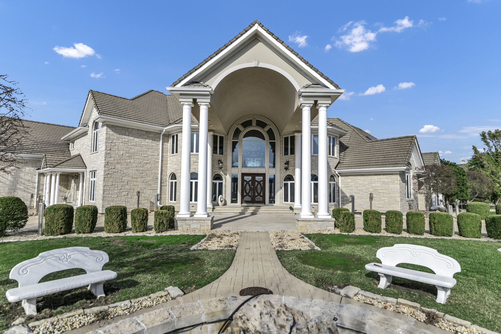 15 Terra Vita Court, South Barrington, IL 60010