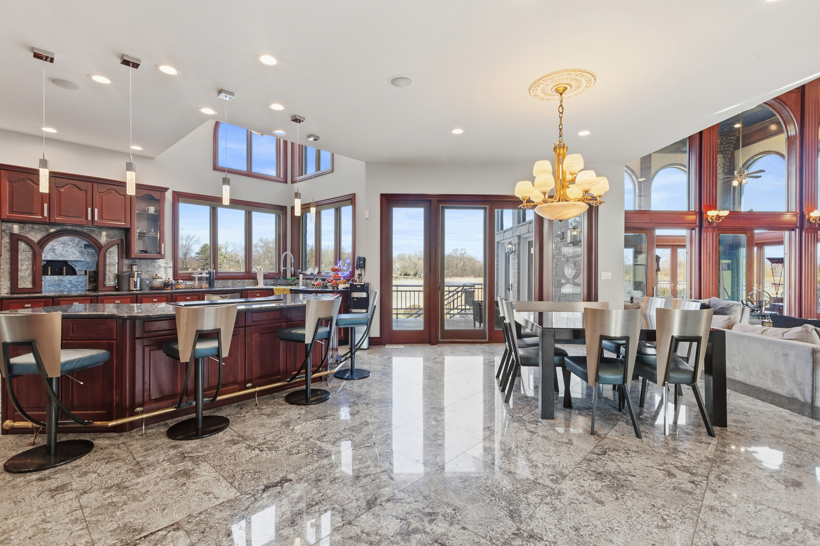 15 Terra Vita Court, South Barrington, IL 60010