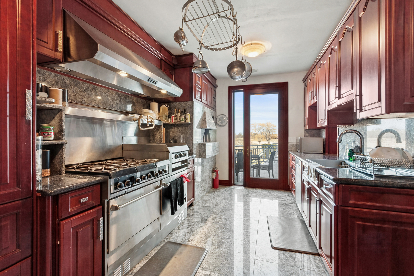 15 Terra Vita Court, South Barrington, IL 60010